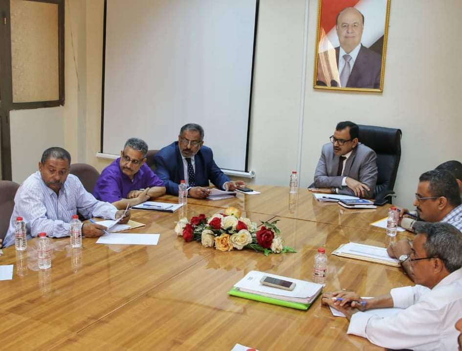 الوزير السقطري يترأس اجتماعاً بوكلاء الوزارة في القطاعين الزراعي والسمكي لمناقشة آلية العمل