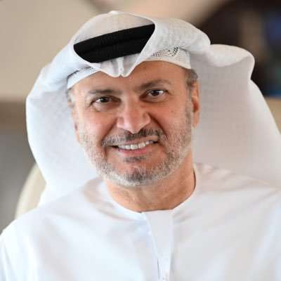 وزير إماراتي يرحب بقرار امريكا بتصنيف الحوثيين كجماعة إرهابية