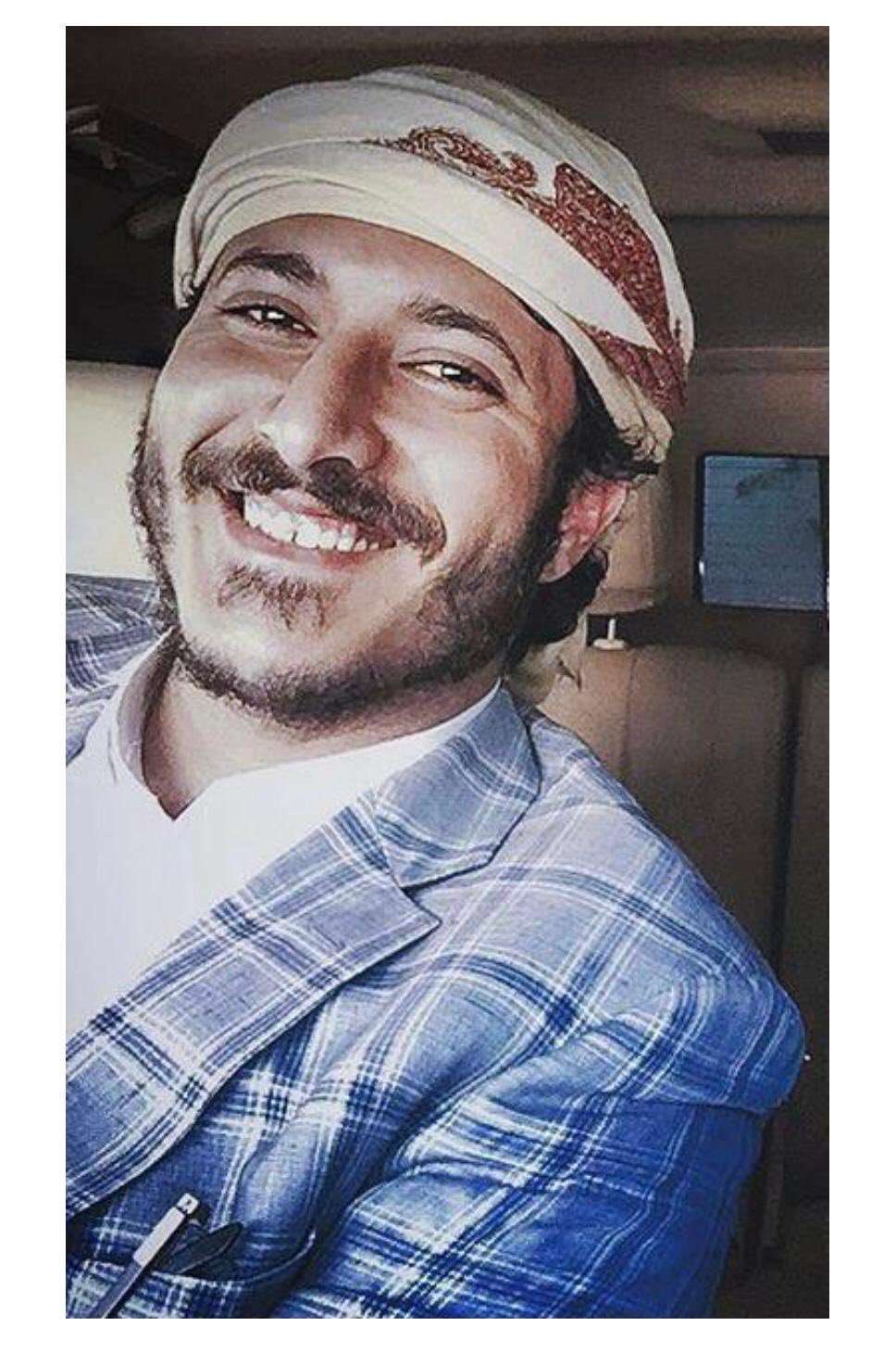 قيادي حوثي يرد على طارق صالح و يحدد شروطهم للإفراج عن نجله