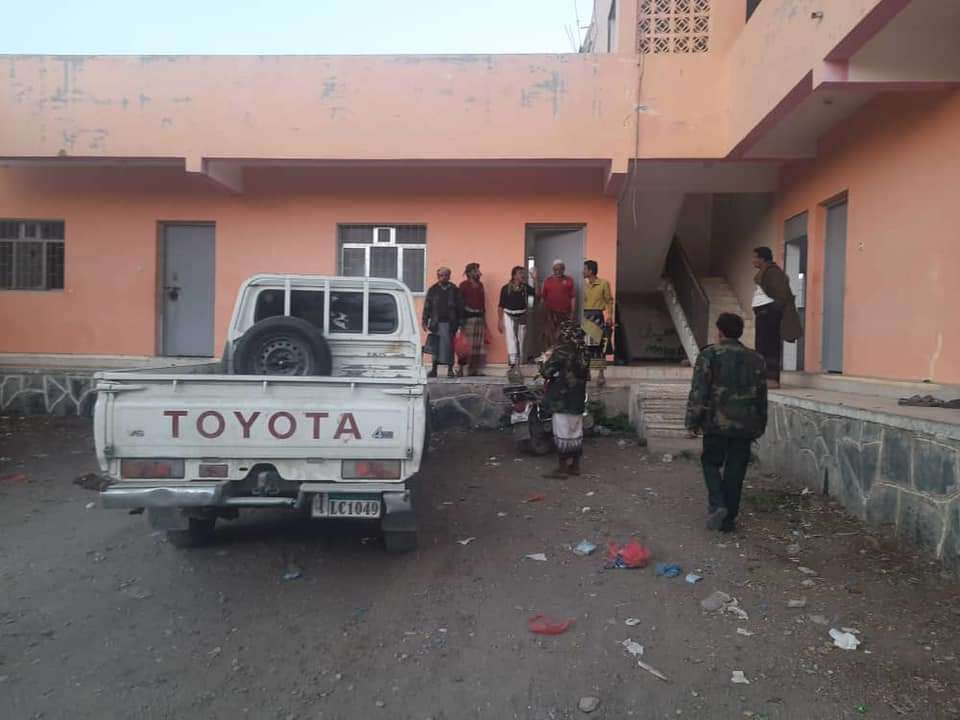 الأجهزة الأمنية في يافع تستعيد الطقم العسكري المسروق من مديرية رصد الأجهزة الأمنية في يافع تستعيد الطقم العسكري المسروق من مديرية رصد