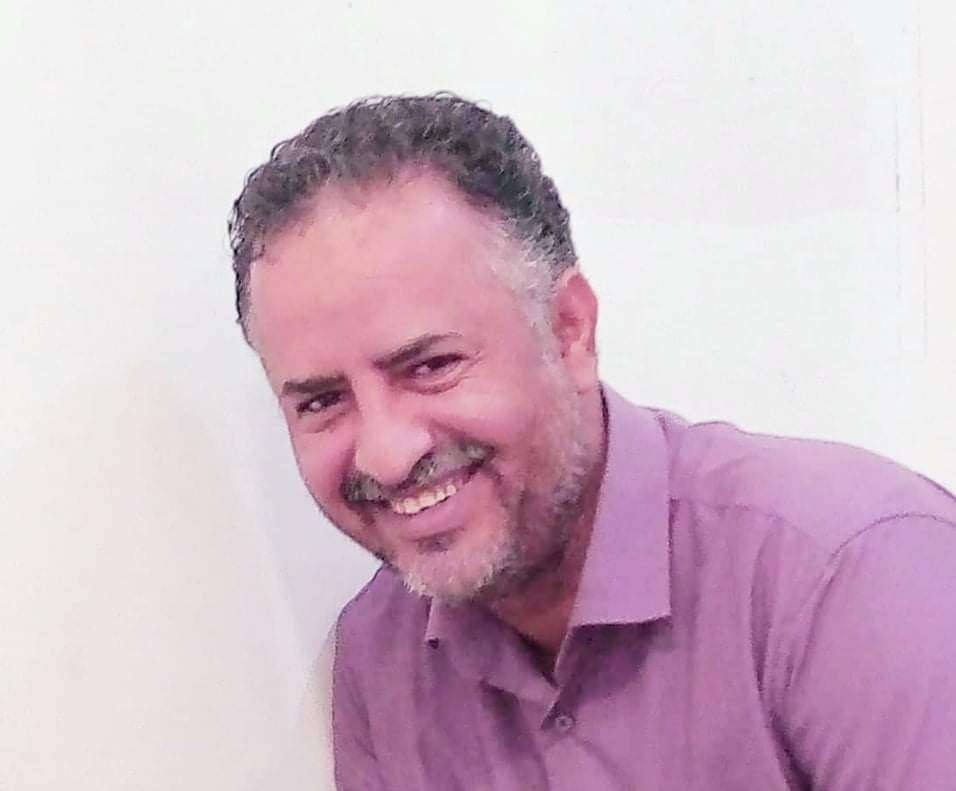ناشط سياسي: حكومة الشرعية تسير في الإتجاه الموسوم لها من الخارج