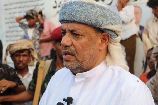 السلطان بن عفرار يوجه الدعوة للمشاركة بمهرجان في المهرة