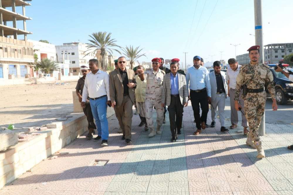 &rlm;محافظ حضرموت يوجه بتحسين الحديقة العامة والجزر الجانبية بالمساكن