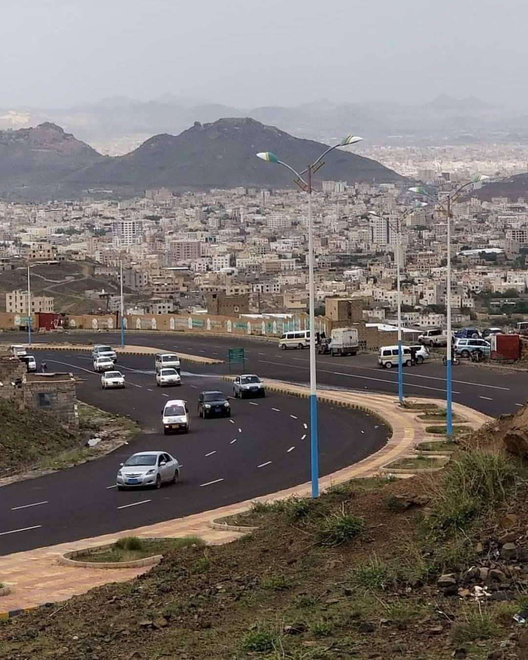 البرلماني أحمد سيف حاشد يروي تفاصيل ماحدث داخل قاعة مجلس النواب في صنعاء
