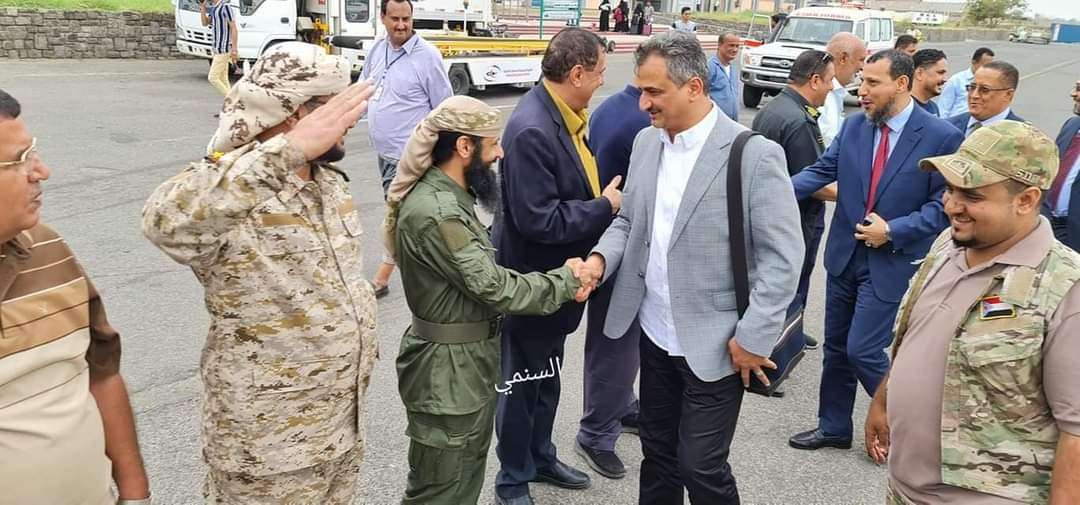 عاجل: بالصور .. وصول قيادة الانتقالي برفقة المحافظ لملس إلى مطار عدن الدولي عاجل: بالصور .. وصول قيادة الانتقالي برفقة المحافظ لملس إلى مطار عدن الدولي