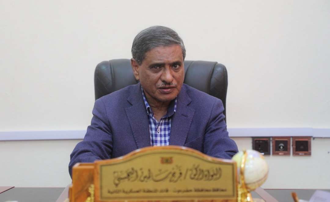 عاجل : مغادرة محافظ حضرموت مطار الريان الى هذه الدولة عاجل : مغادرة محافظ حضرموت مطار الريان الى هذه الدولة