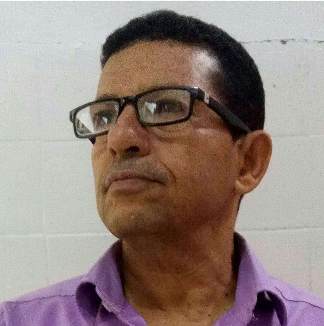 ضابط حراسة بوابة مبنى محافظة عدن يمنع مستشار وزارة الثقافة من الدخول بسبب أصوله ضابط حراسة بوابة مبنى محافظة عدن يمنع مستشار وزارة الثقافة من الدخول بسبب أصوله