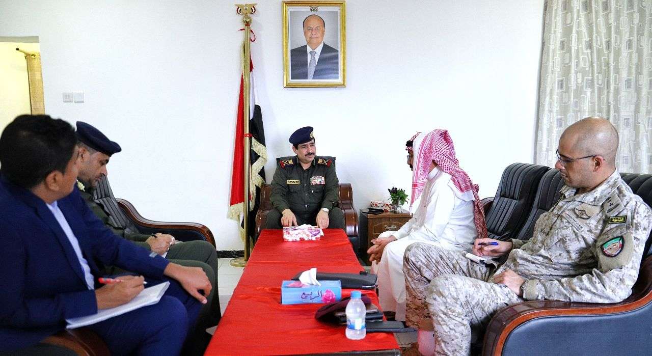وزير الداخلية يلتقي نائب رئيس فريق التنسيق والارتباط السعودي لتنفيذ اتفاق الرياض وزير الداخلية يلتقي نائب رئيس فريق التنسيق والارتباط السعودي لتنفيذ اتفاق الرياض