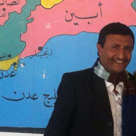 مسؤول بالوحدة التنفيذية للنازحين يهدد صحفي بالتصفية الجسدية في الضالع.. لهذا السبب
