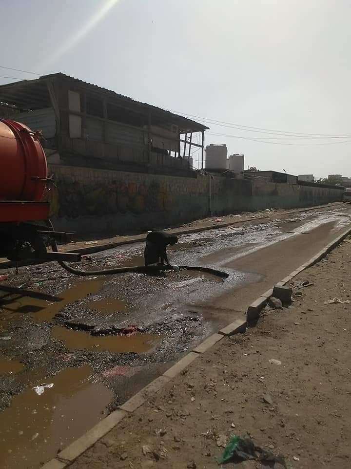 شفط مياه الصرف الصحي من خلف السوق المركزي في المنصورة شفط مياه الصرف الصحي من خلف السوق المركزي في المنصورة