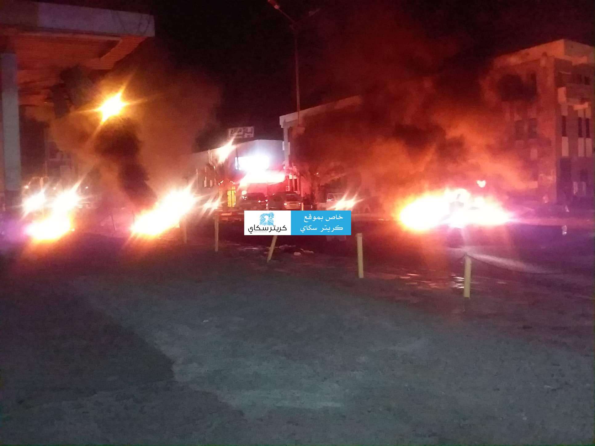 غضب و إحتجاجات واسعة بعدن بسبب تردي الأوضاع المعيشية(صور)