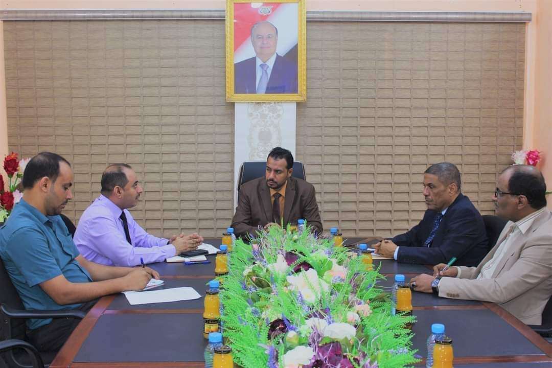 رئيس الجمعية الكويتة للإغاثة باليمن يلتقي وزير التربية لمناقشة التدخلات الإنسانية في قطاع التعليم