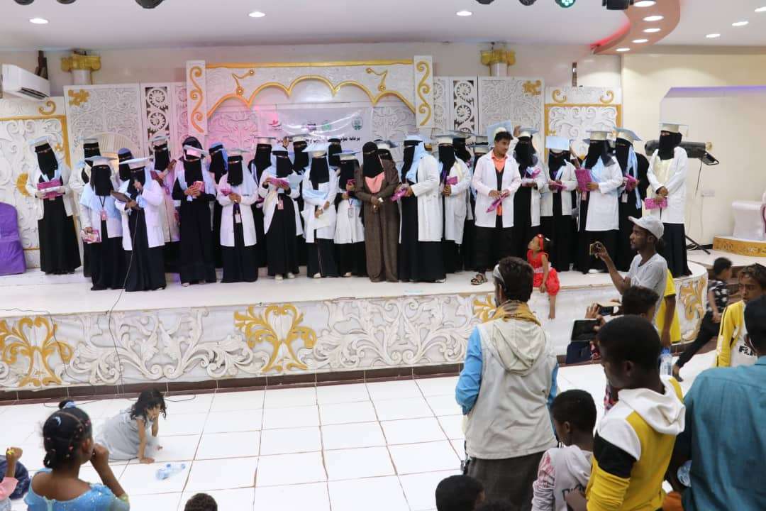 جمعية باتيس لرعاية وتأهيل المعاقين تكرم ( 42 ) طالبة في مجالات الإسعافات والتمريض جمعية باتيس لرعاية وتأهيل المعاقين تكرم ( 42 ) طالبة في مجالات الإسعافات والتمريض
