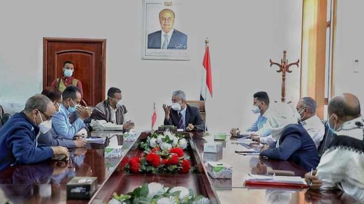 لجنة الطوارئ بتعز تناقش بحضور وكيل وزارة الصحة إجراءات مواجهة وباء كورونا