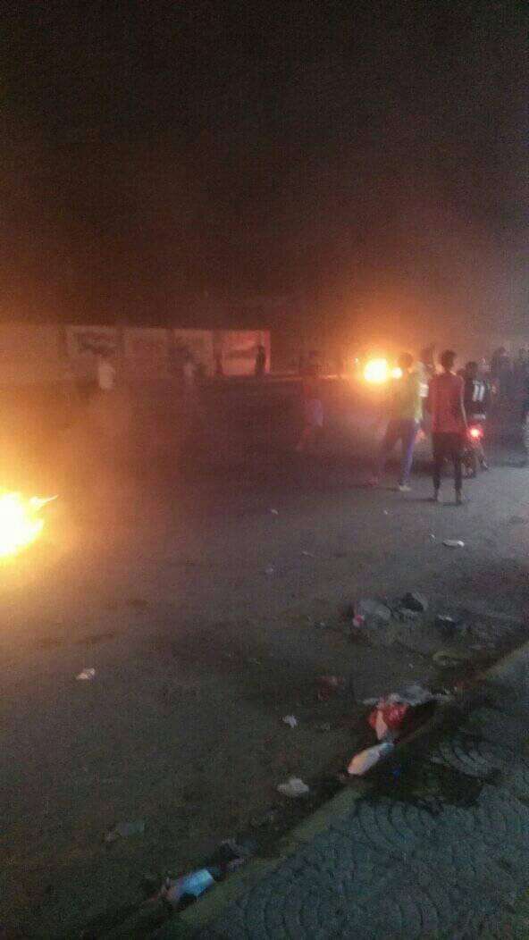 عاجل : قطع للطرقات في عدن (صور أولية ) عاجل : قطع للطرقات في عدن (صور أولية )