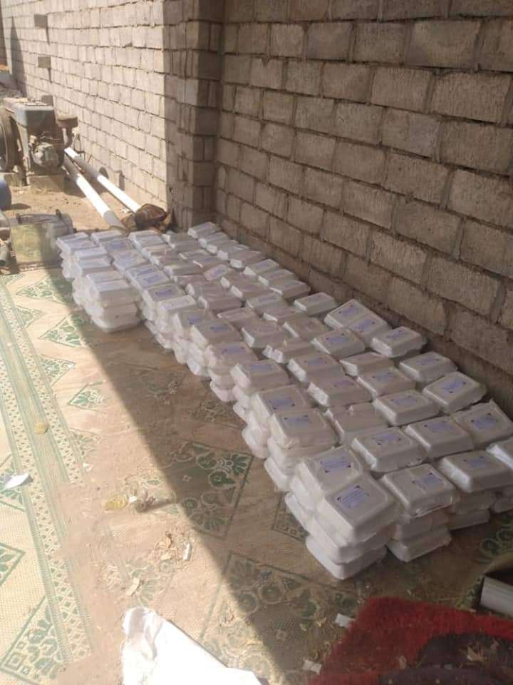 بالصور .. أهالي الجثوة يسيرون قافلة إفطار صائم إلى جبهات مأرب