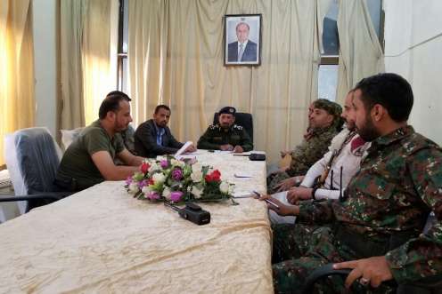 مدير عام شرطة مأرب يشيد بالنجاحات والإنجازات التي حققتها المناطق الأمنية