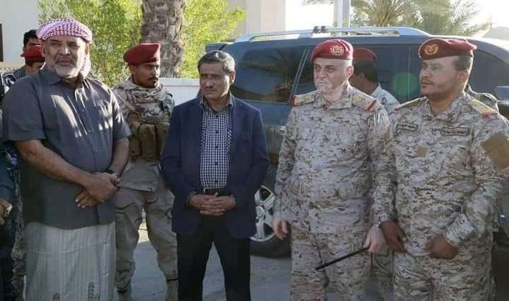مسؤول بالشرعية يدعو إلى طرد أي تواجد إماراتي في اليمن
