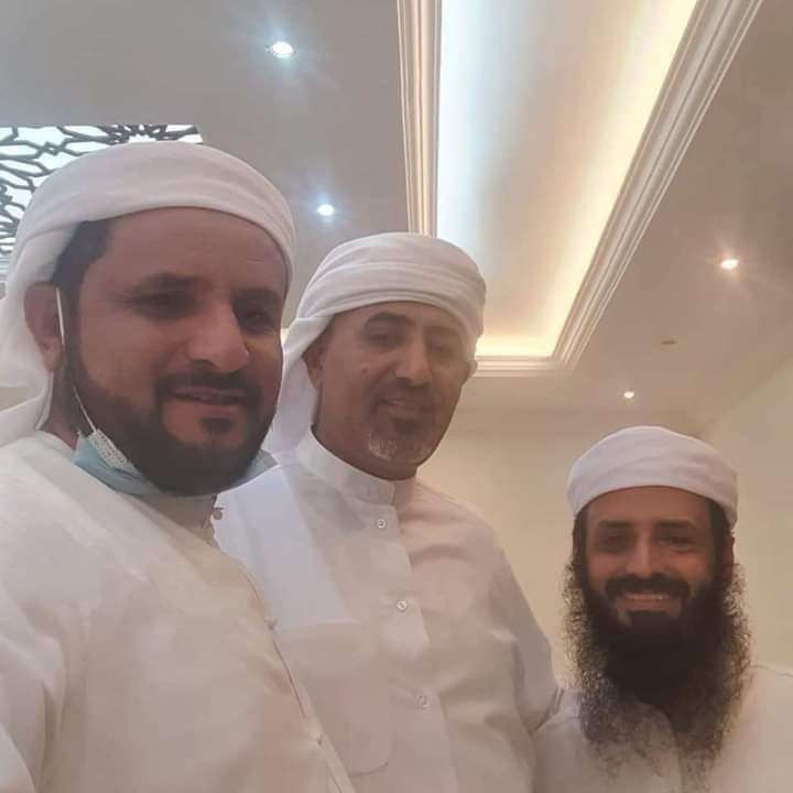 صورة جديدة لرئيس المجلس الانتقالي تثير مواقع التواصل الاجتماعي