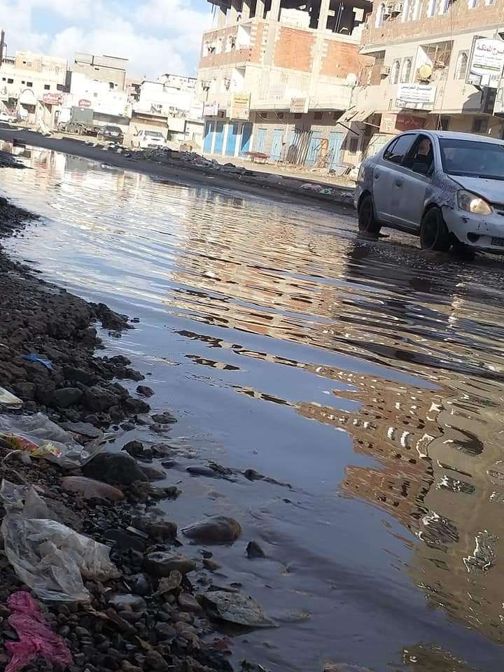تعرف على بحيرة في عدن (صور)