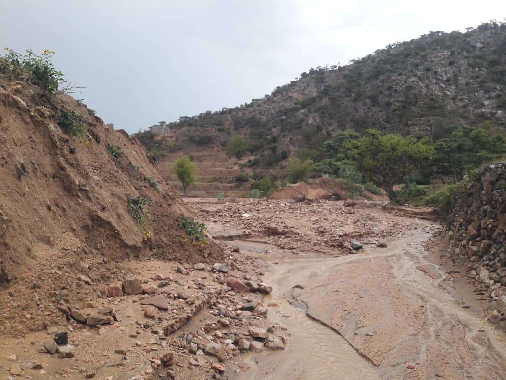 لليوم الثالث على التوالي .. أمطار غزيرة على المناطق الجنوبية والشرقية في القبيطة تتسبب في قطع طرقات اساسية(صور)