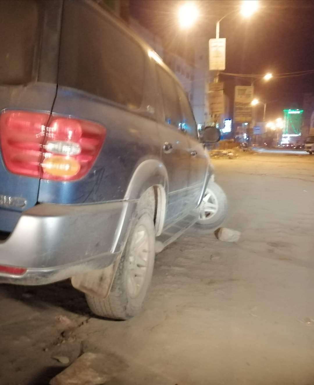 الطرقات الوحش الكاسر الذي يلتهم سيارات المواطنين في عدن