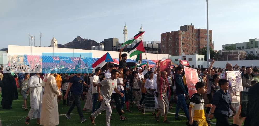 عاجل :مظاهرة بعدن تضامنا مع فلسطين(صور)