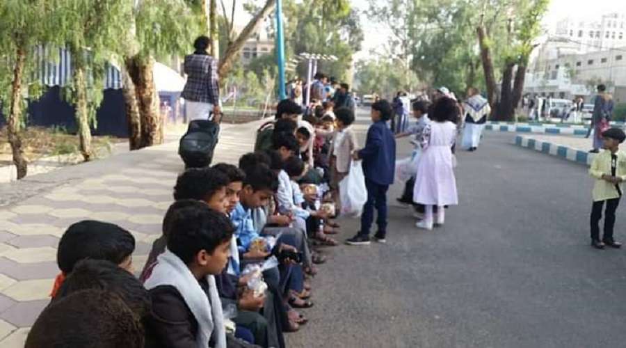 صنعاء.. أطفال دار الأيتام يحتفون بالعيد من المبادرات الخيريّة