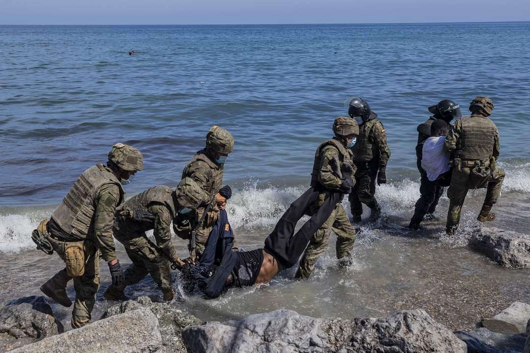 جريحين بسبب اطلاق نار من الشرطة الاسبانية على مهاجرين مغاربة(صور)