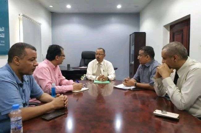 القاضي باعامر يزور مقر اللجنة الإشرافية للمنحة #السعودية لوقود محطات توليد الكهرباء