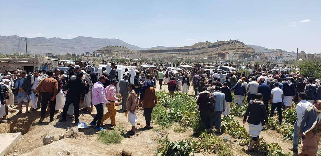 بالصورة .. مواطن يروي مارأه بمقبرة السبعين بصنعاء