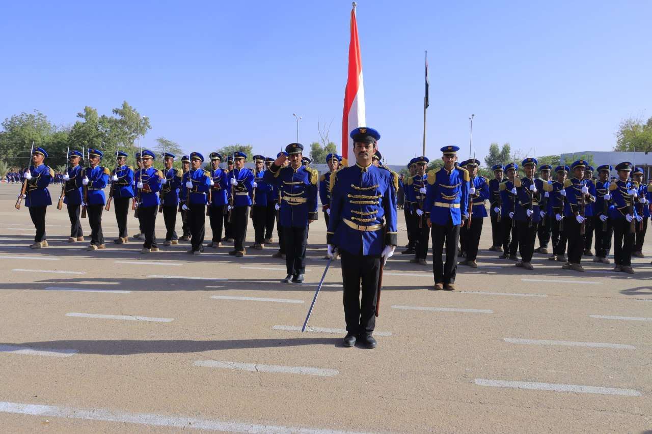 احتفاء بعيد الوحدة .. عرض عسكري مهيب في مأرب