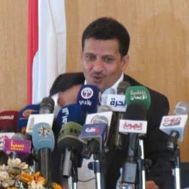 قيادي حوثي يوجه رسالة تهديد صريحة إلى هاتين الدولتين