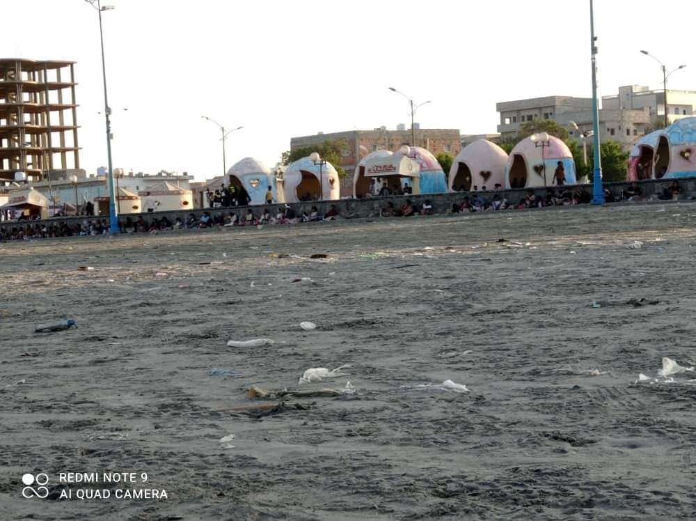 صورة وحدث .. هكذا يبدو بمشهد سيء ساحل أبين في عدن