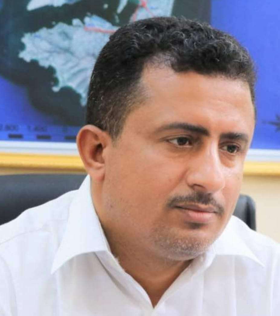 مدير كهرباء عدن يحيل موظفين للتحقيق