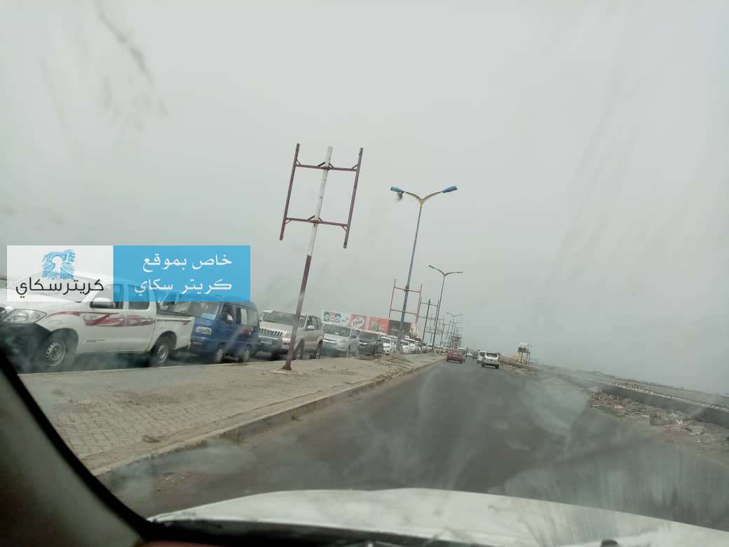 يحدث الآن .. ازدحام خانق بالخط البحري في عدن(صور)
