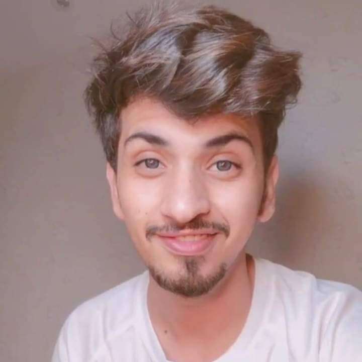 اشهر يوتيوبر في السعودية يُرحل الى اليمن..تعرف على قصيته !