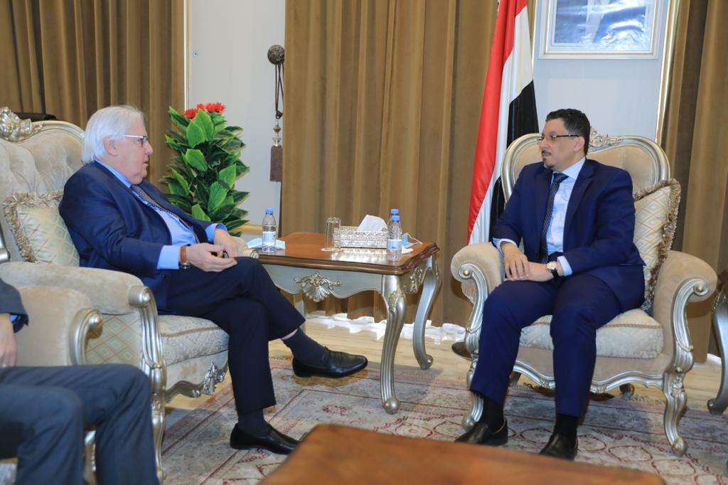 وزير الخارجية يجدد موقف الحكومة الثابت في دعم جهود السلام