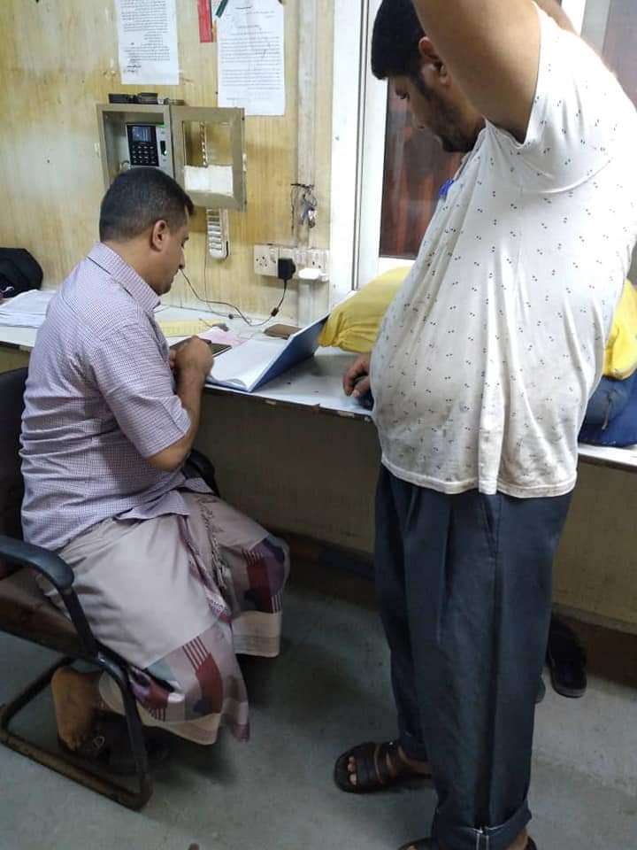 مدير كهرباء عدن يتفقد محطات توليد شيناز والتواهي