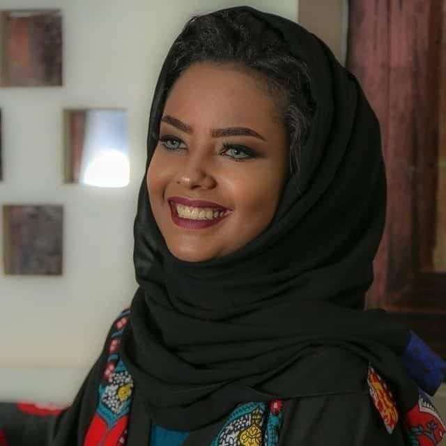 عارضة الأزياء انتصار الحمادي تحاول الانتحار في صنعاء