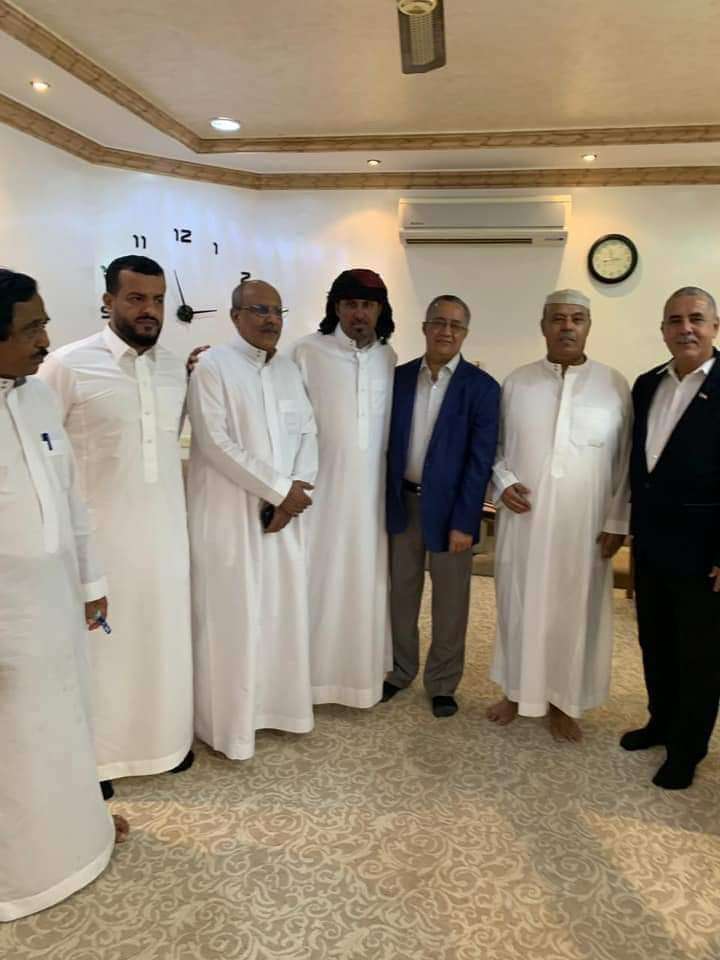 اول ظهور لوزير الدفاع الاسبق برفقة وفد الانتقالي في الرياض