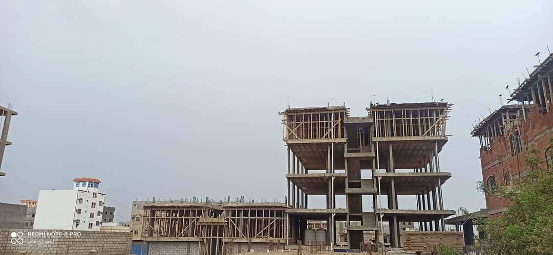 يحدث الان.. تساقط الامطار على عدن(صورة)