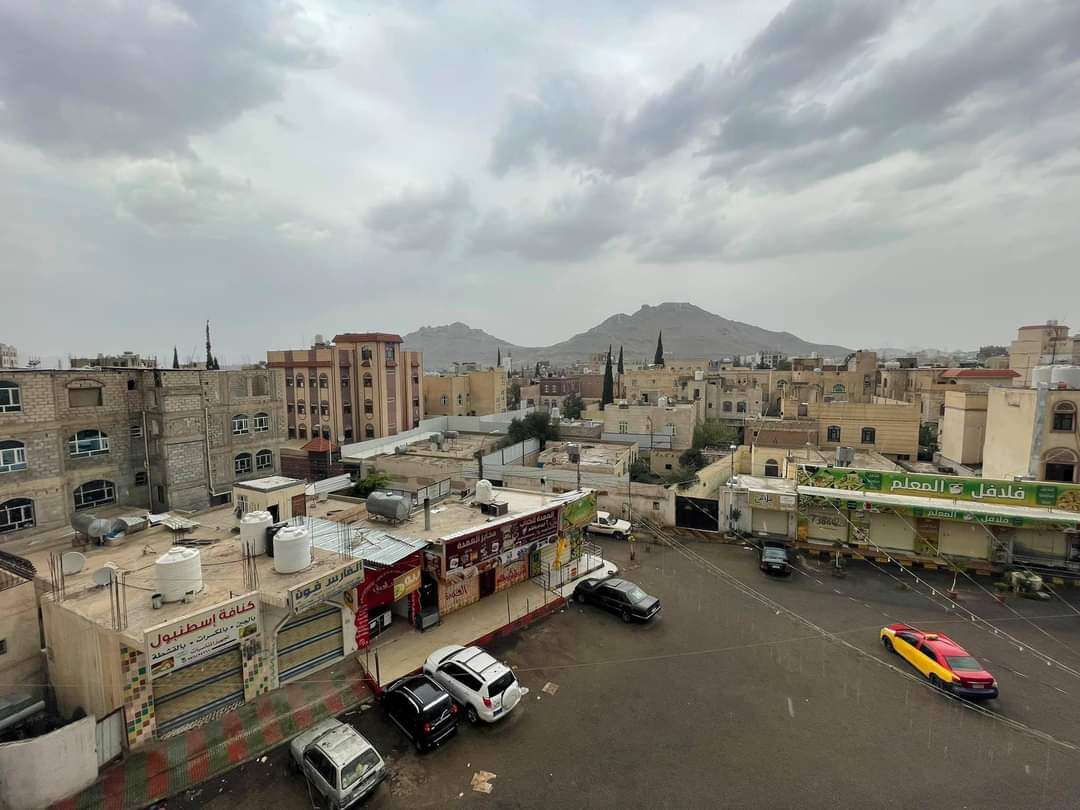 يحدث الان:امطار غزيرة على صنعاء(صورة) يحدث الان:امطار غزيرة على صنعاء(صورة)