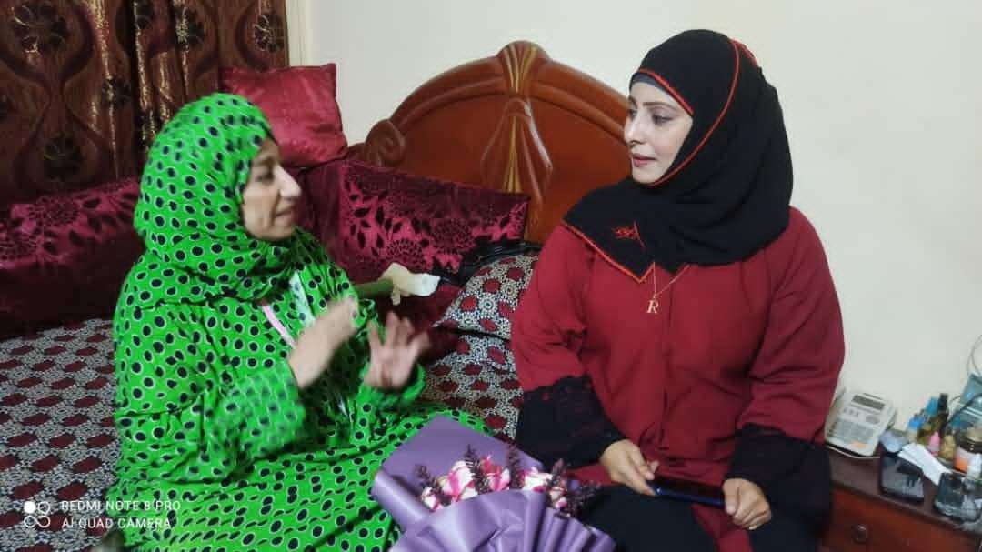مدير عام الثقافة بعدن تطمئن على صحة الفنانة القديرة أمل كعدل مدير عام الثقافة بعدن تطمئن على صحة الفنانة القديرة أمل كعدل