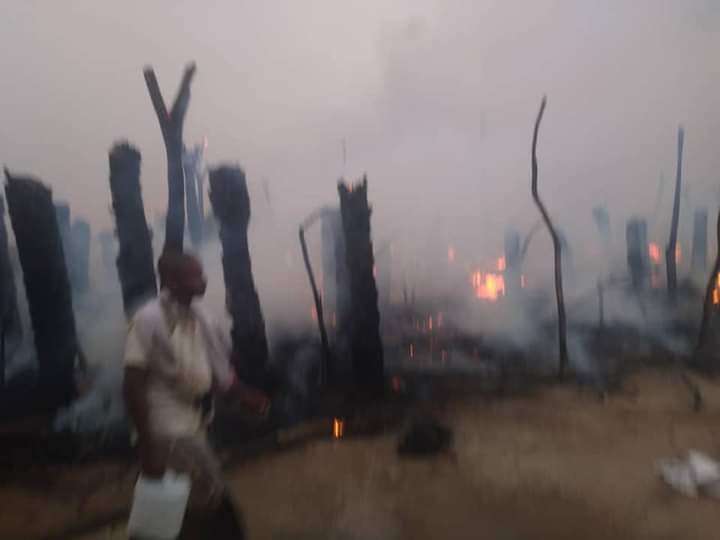 تكتل شباب الدريهمي يشيد بنجاح فريق إنقاذ اللواء الرابع تهامة في إخماد حريق اندلع في منازل قرية الشجرة تكتل شباب الدريهمي يشيد بنجاح فريق إنقاذ اللواء الرابع تهامة في إخماد حريق اندلع في منازل قرية الشجرة