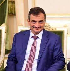 محافظ عدن: الرئيس هادي راعي التنمية.. وصحفي يرد: ارحم عقولنا