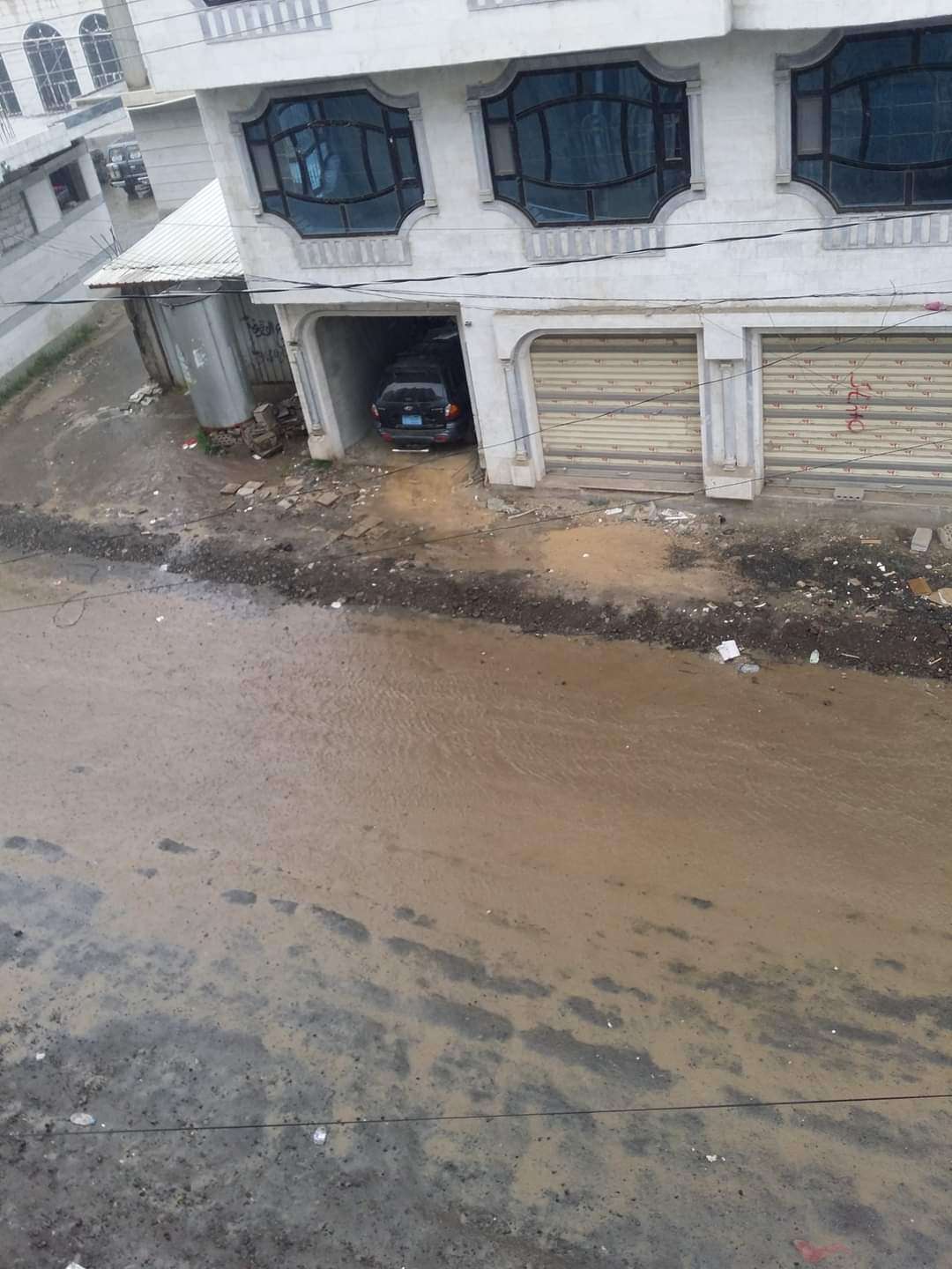 يحدث الآن : أمطار غزيرة بإب(صورة )