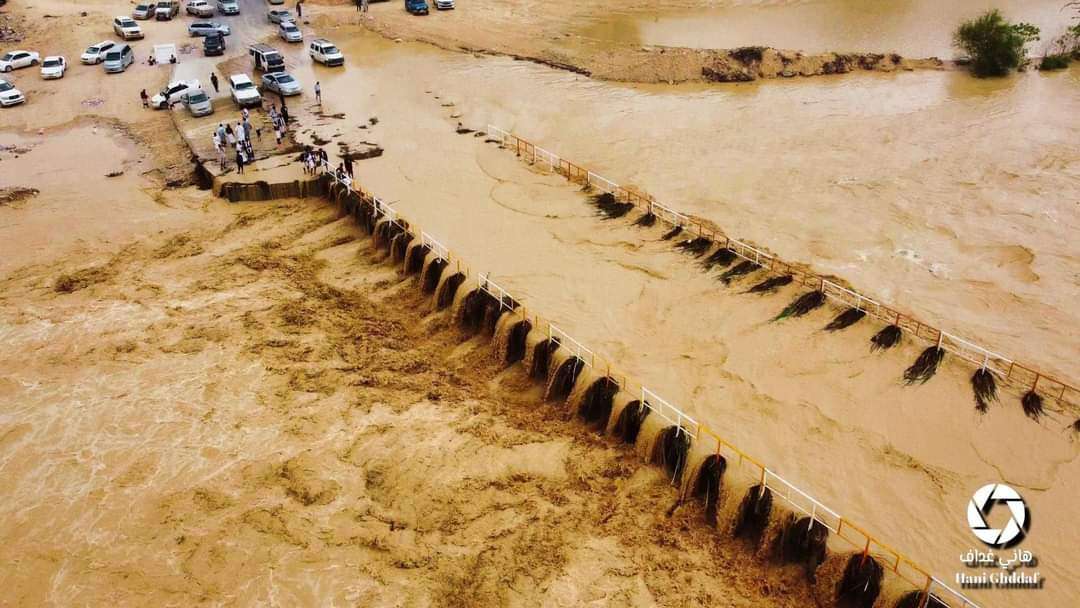 بالصور .. سيول جارفة في الغيظة