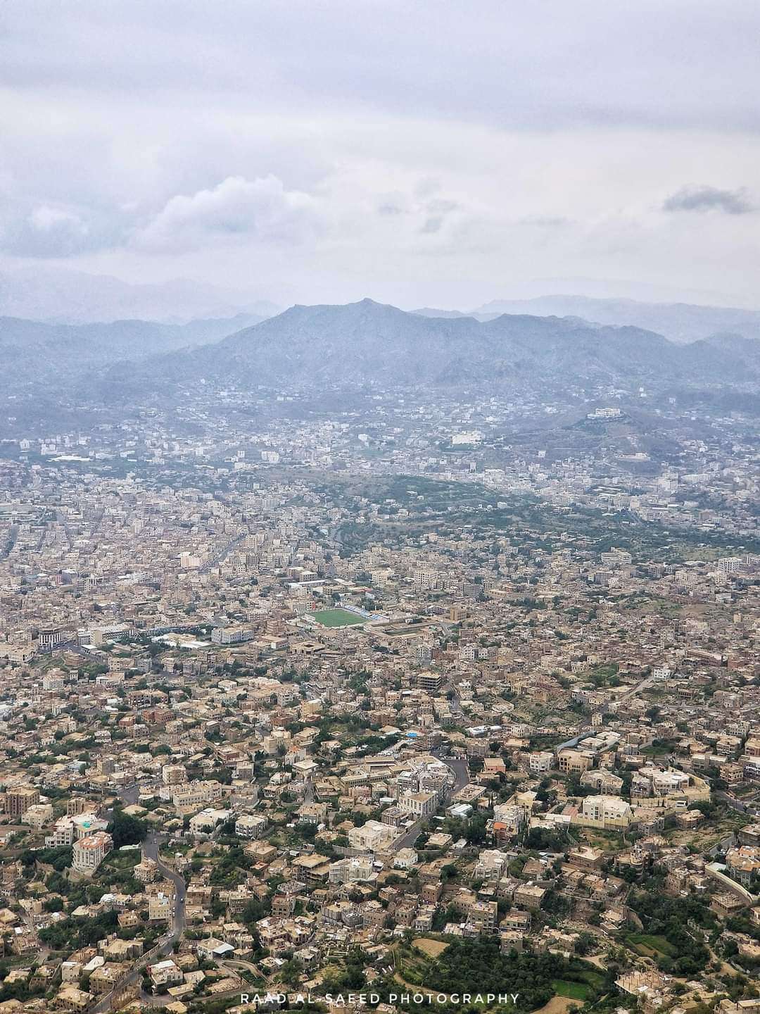 يحدث الآن :أجواء غائمة بتعز (صورة)