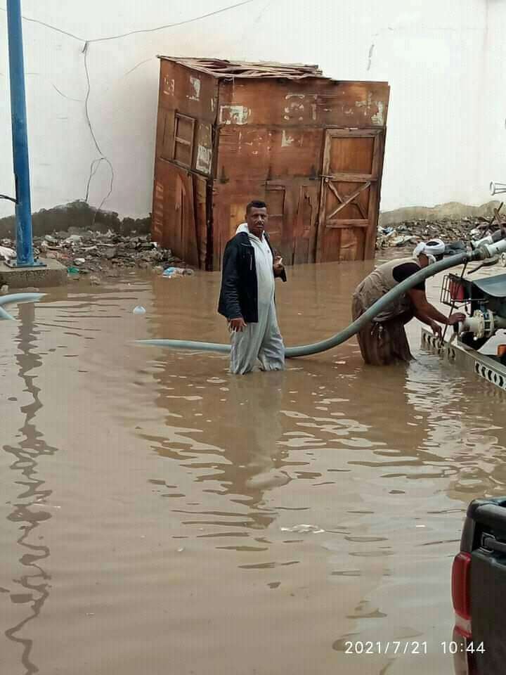 لاول مرة منذ سنوات.. السيول تغرق سد النهضة في لحج(صور) لاول مرة منذ سنوات.. السيول تغرق سد النهضة في لحج(صور)
